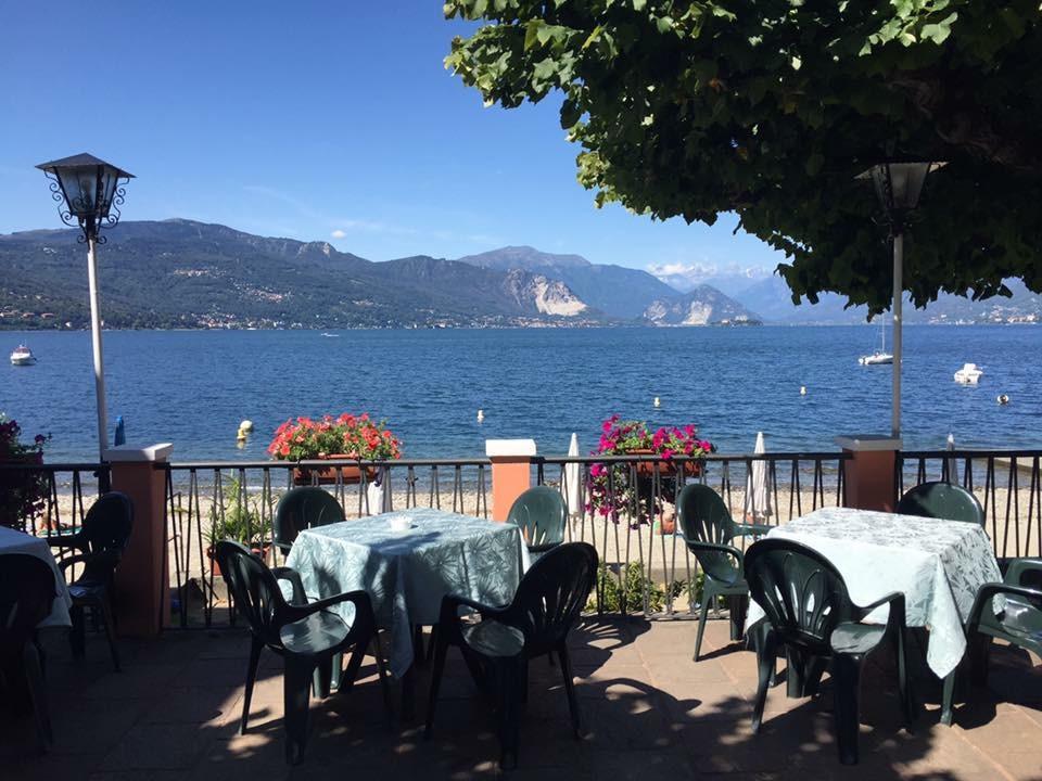 Albergo Riva Reno Di Leggiuno Exterior foto